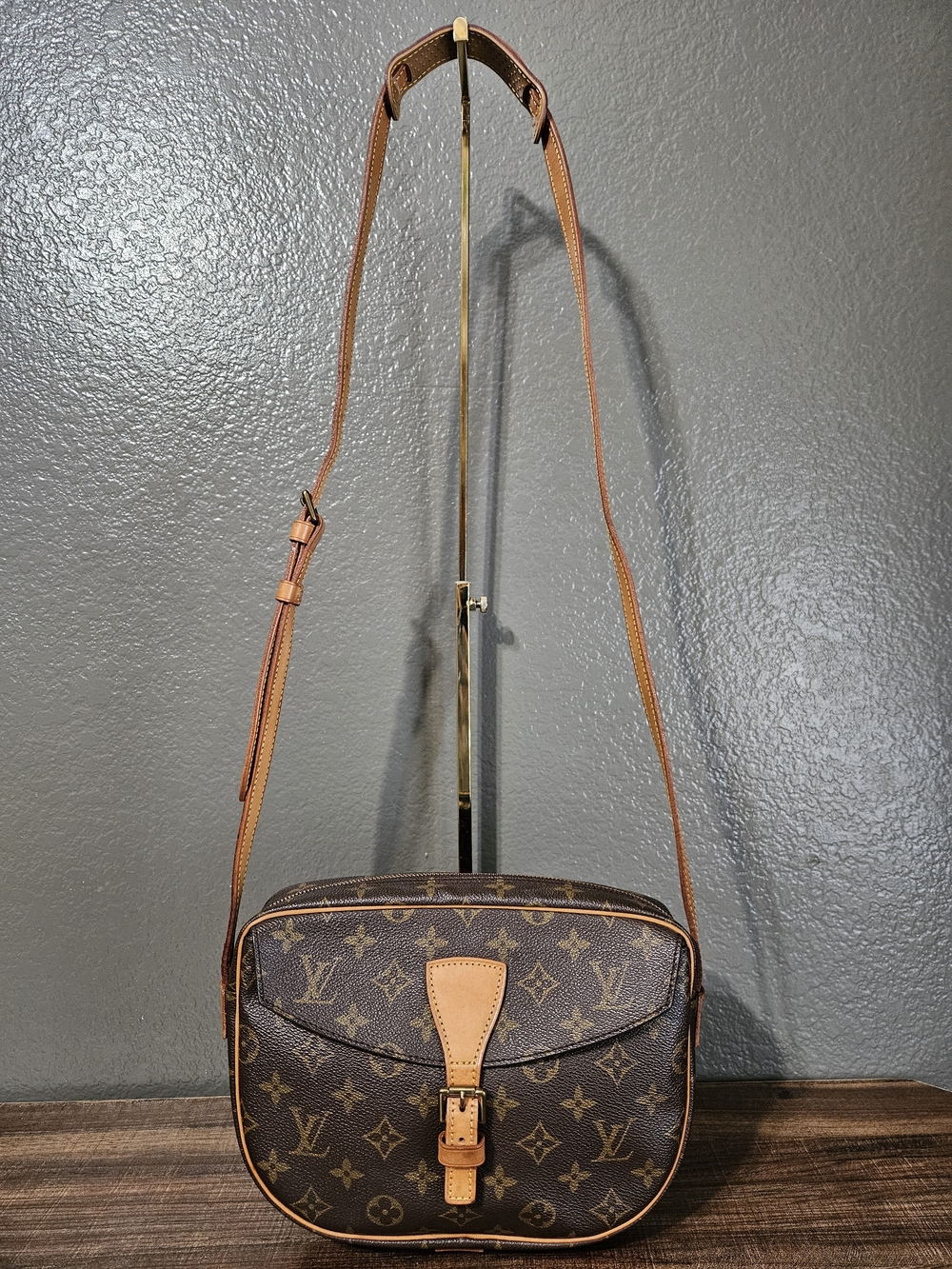 Authentic Louis Vuitton Jeaune Fille Mm Monogram Canvas - Picture 3 of 17